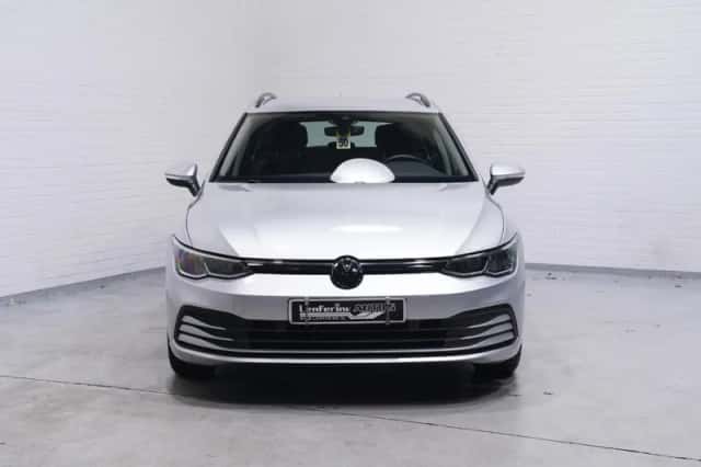 Volkswagen Golf (2023) thumbnail 3