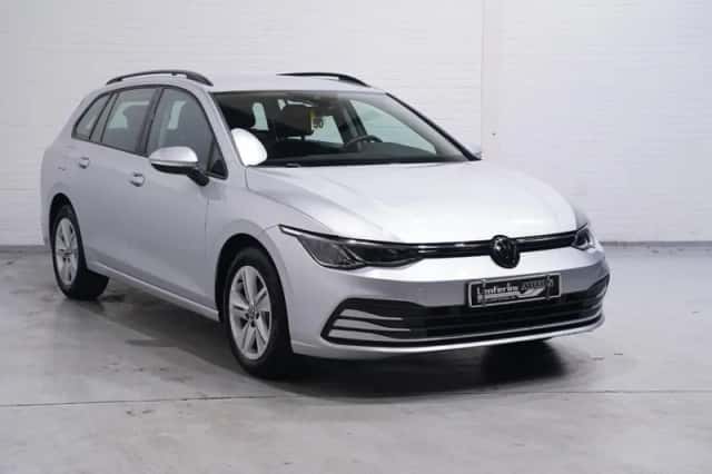 Volkswagen Golf (2023) thumbnail 4