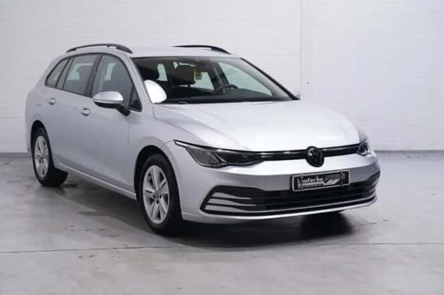Volkswagen Golf (2023) thumbnail 4