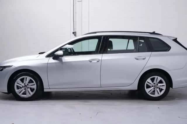 Volkswagen Golf (2023) thumbnail 5