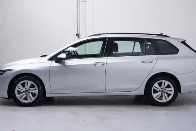 Volkswagen Golf (2023) thumbnail 5