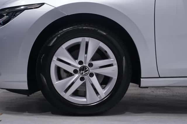 Volkswagen Golf (2023) thumbnail 6