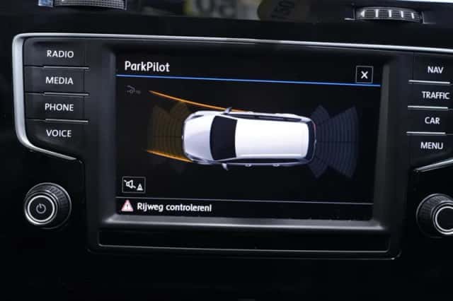Volkswagen Golf (2016) thumbnail 39