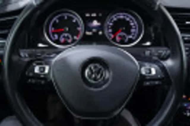 Volkswagen Golf (2016) thumbnail 66
