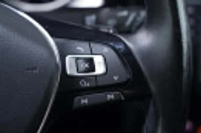 Volkswagen Golf (2016) thumbnail 67