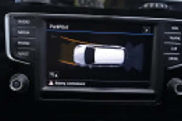 Volkswagen Golf (2016) thumbnail 85