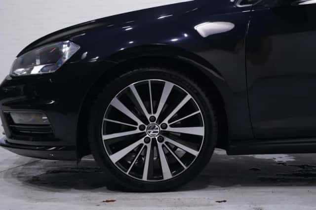 Volkswagen Golf (2016) thumbnail 10