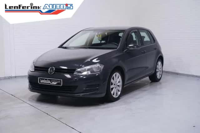 Volkswagen Golf (2013) thumbnail 2