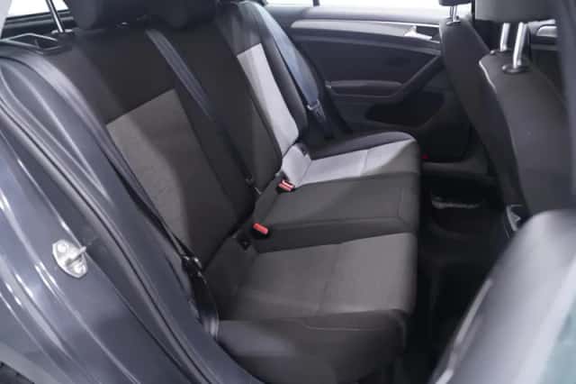 Volkswagen Golf (2013) thumbnail 107
