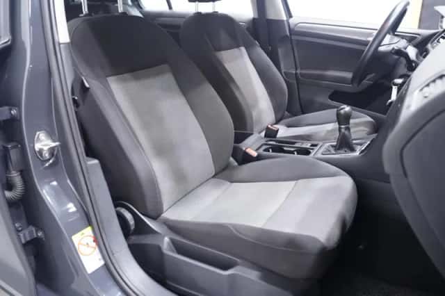 Volkswagen Golf (2013) thumbnail 34