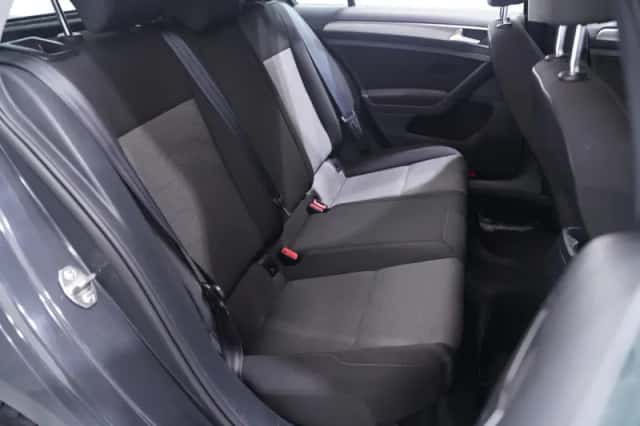 Volkswagen Golf (2013) thumbnail 35