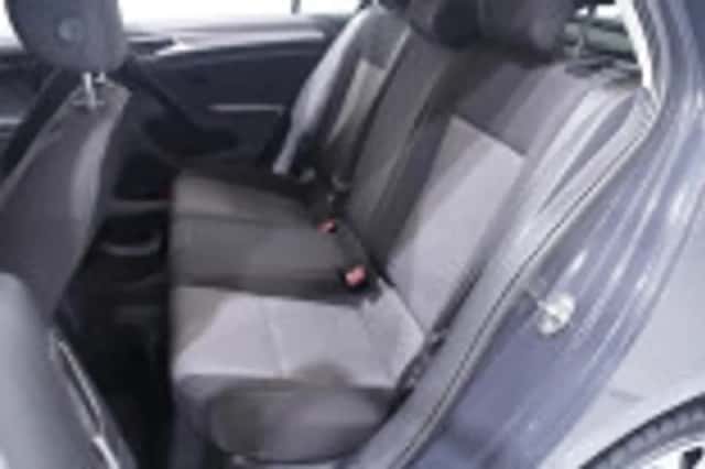 Volkswagen Golf (2013) thumbnail 68