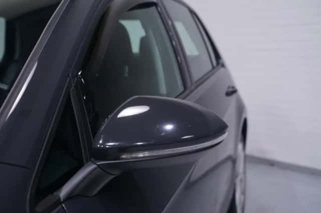 Volkswagen Golf (2013) thumbnail 85
