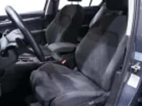 Volkswagen Golf (2020) thumbnail 83