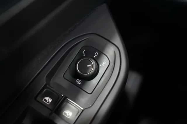 Volkswagen Golf (2021) thumbnail 124