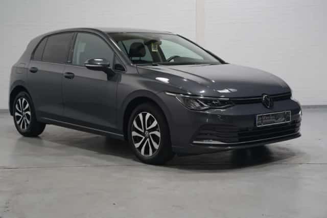 Volkswagen Golf (2021) thumbnail 3
