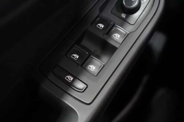 Volkswagen Golf (2021) thumbnail 23