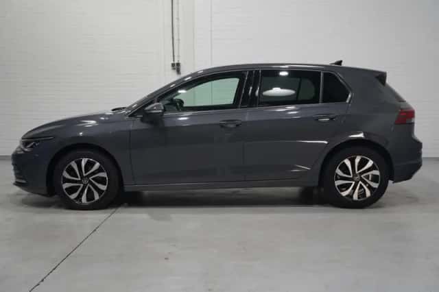 Volkswagen Golf (2021) thumbnail 4