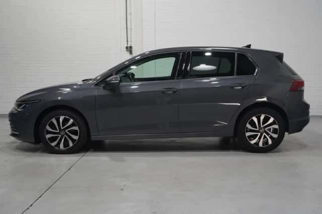 Volkswagen Golf (2021) thumbnail 4
