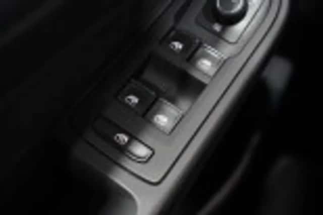 Volkswagen Golf (2021) thumbnail 73