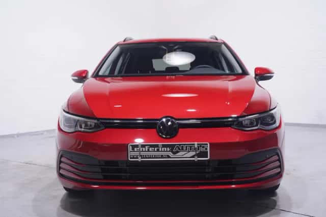 Volkswagen Golf (2023) thumbnail 3