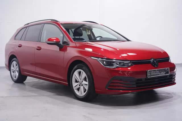 Volkswagen Golf (2023) thumbnail 4
