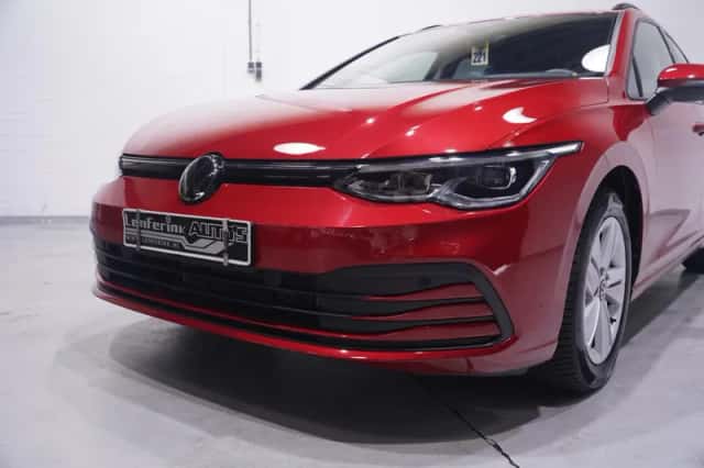 Volkswagen Golf (2023) thumbnail 6