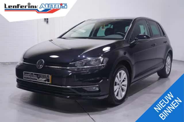 Volkswagen Golf (2019) thumbnail 2