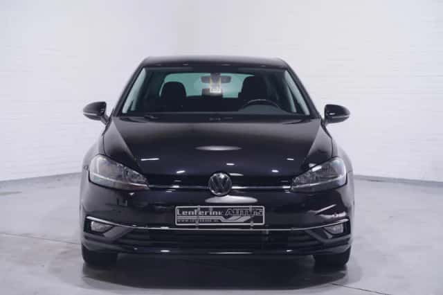 Volkswagen Golf (2019) thumbnail 3