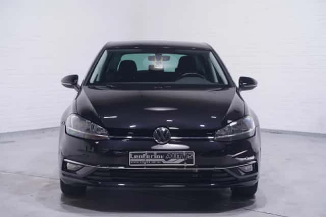 Volkswagen Golf (2019) thumbnail 3