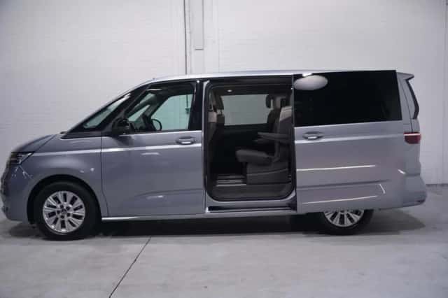 Volkswagen Multivan (2024) thumbnail 12