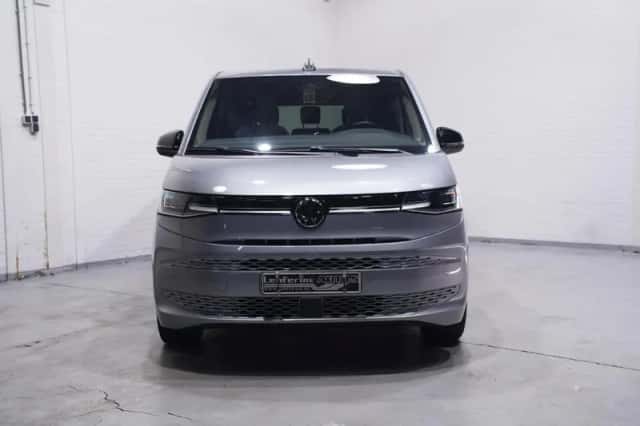 Volkswagen Multivan (2024) thumbnail 3