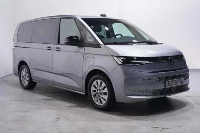 Volkswagen Multivan (2024) thumbnail 4