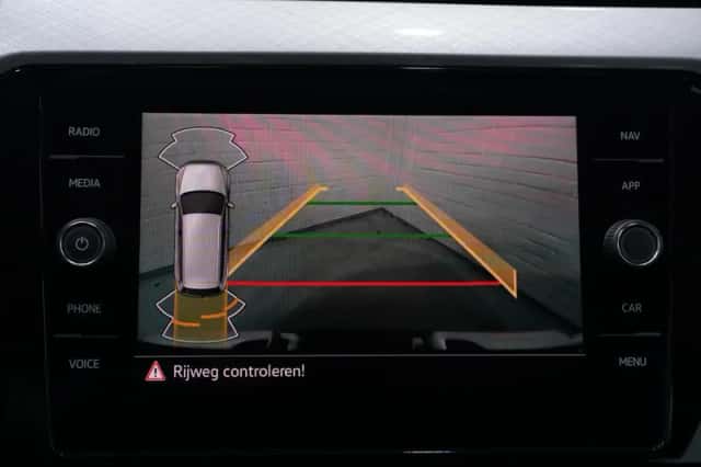 Volkswagen Passat (2022) thumbnail 138