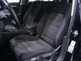 Volkswagen Passat (2022) thumbnail 140