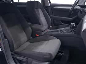 Volkswagen Passat (2022) thumbnail 143