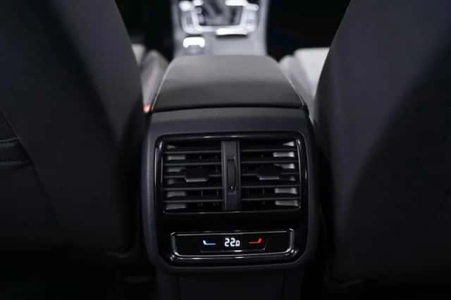 Volkswagen Passat (2022) thumbnail 145