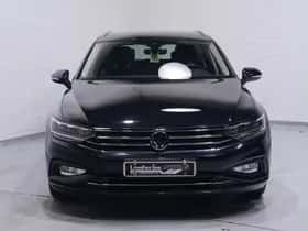 Volkswagen Passat (2022) thumbnail 3