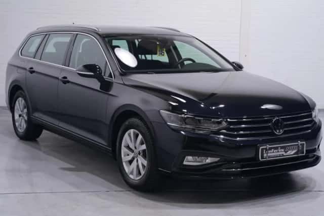 Volkswagen Passat (2022) thumbnail 4
