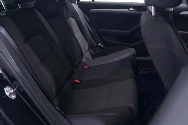Volkswagen Passat (2022) thumbnail 46