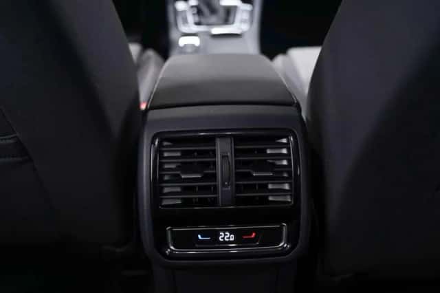 Volkswagen Passat (2022) thumbnail 47