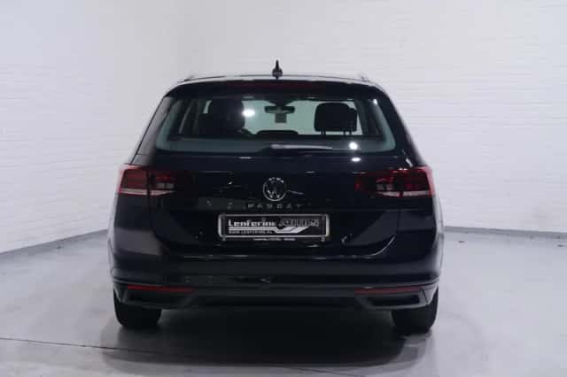 Volkswagen Passat (2022) thumbnail 7