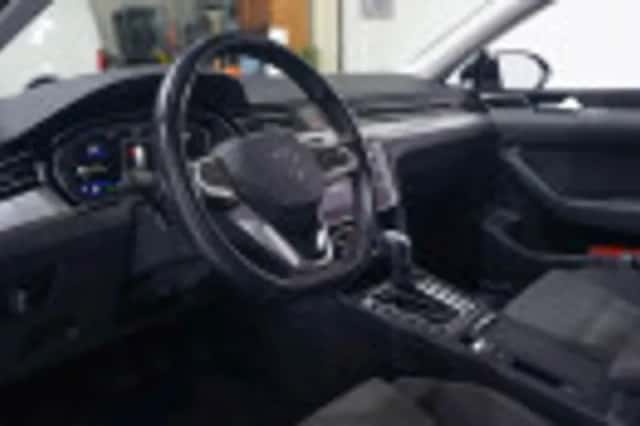 Volkswagen Passat (2022) thumbnail 90