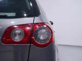 Volkswagen Passat (2008) thumbnail 11