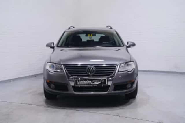 Volkswagen Passat (2008) thumbnail 109