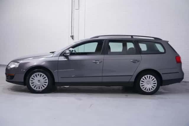 Volkswagen Passat (2008) thumbnail 5
