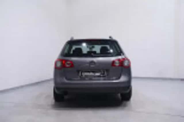 Volkswagen Passat (2008) thumbnail 42
