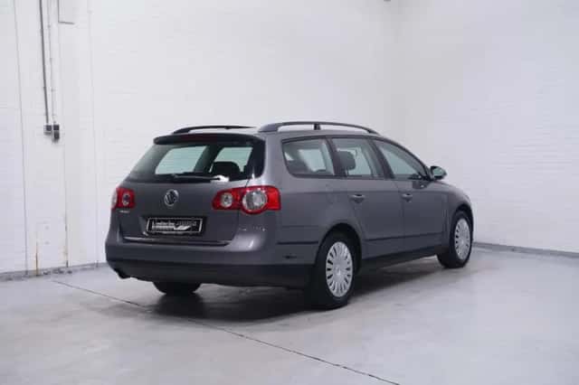 Volkswagen Passat (2008) thumbnail 6