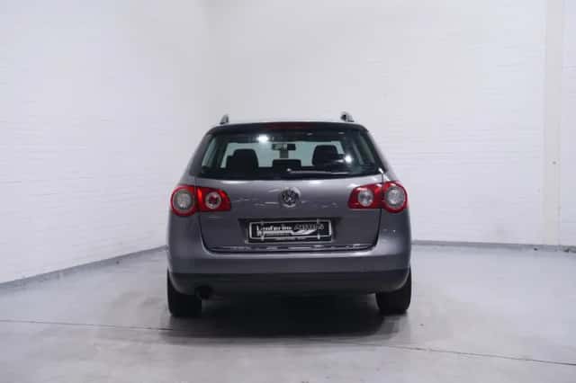 Volkswagen Passat (2008) thumbnail 7