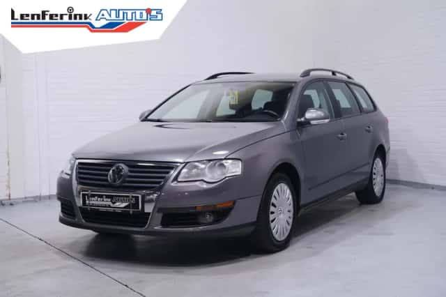 Volkswagen Passat (2008) thumbnail 72